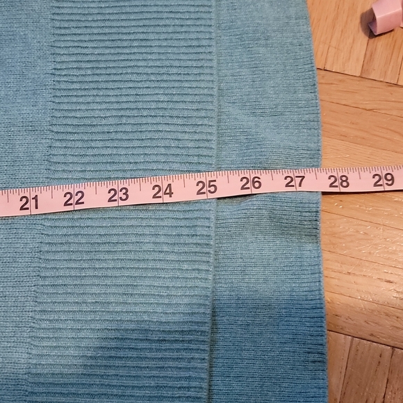 Gap Oversized Blue lightweight high low Sweater NWOT - Picture 5 of 6